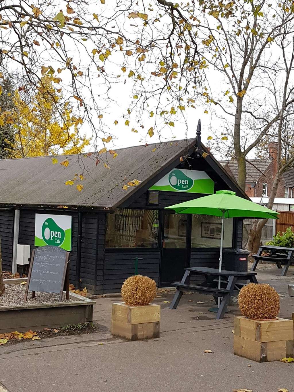 The Open Cafe | Hainault Golf Club, Romford Road, Chigwell IG7 4QW, UK | Phone: 020 8500 1191