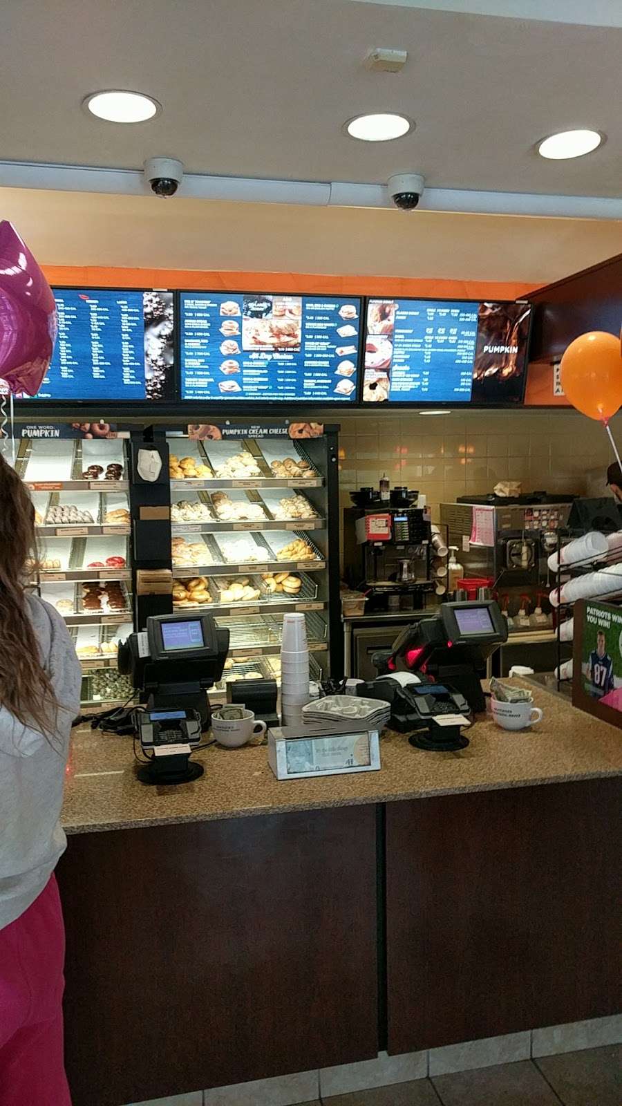 Dunkin Donuts | 915 High St, Westwood, MA 02090, USA | Phone: (781) 329-2741