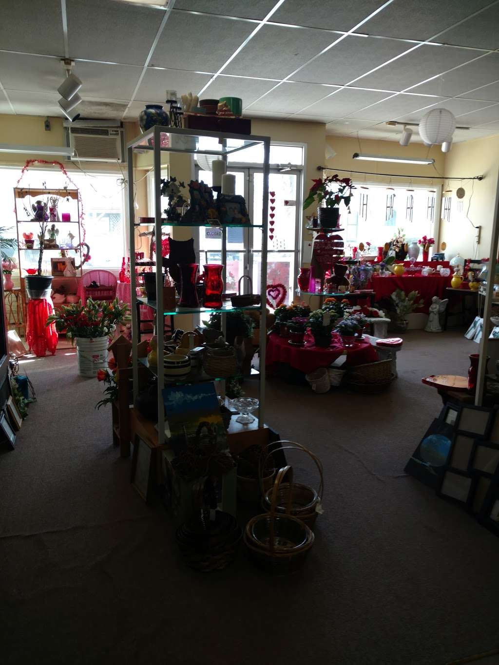 The Flower Shoppe | 113 N Sale St, Ellettsville, IN 47429, USA | Phone: (812) 876-1188