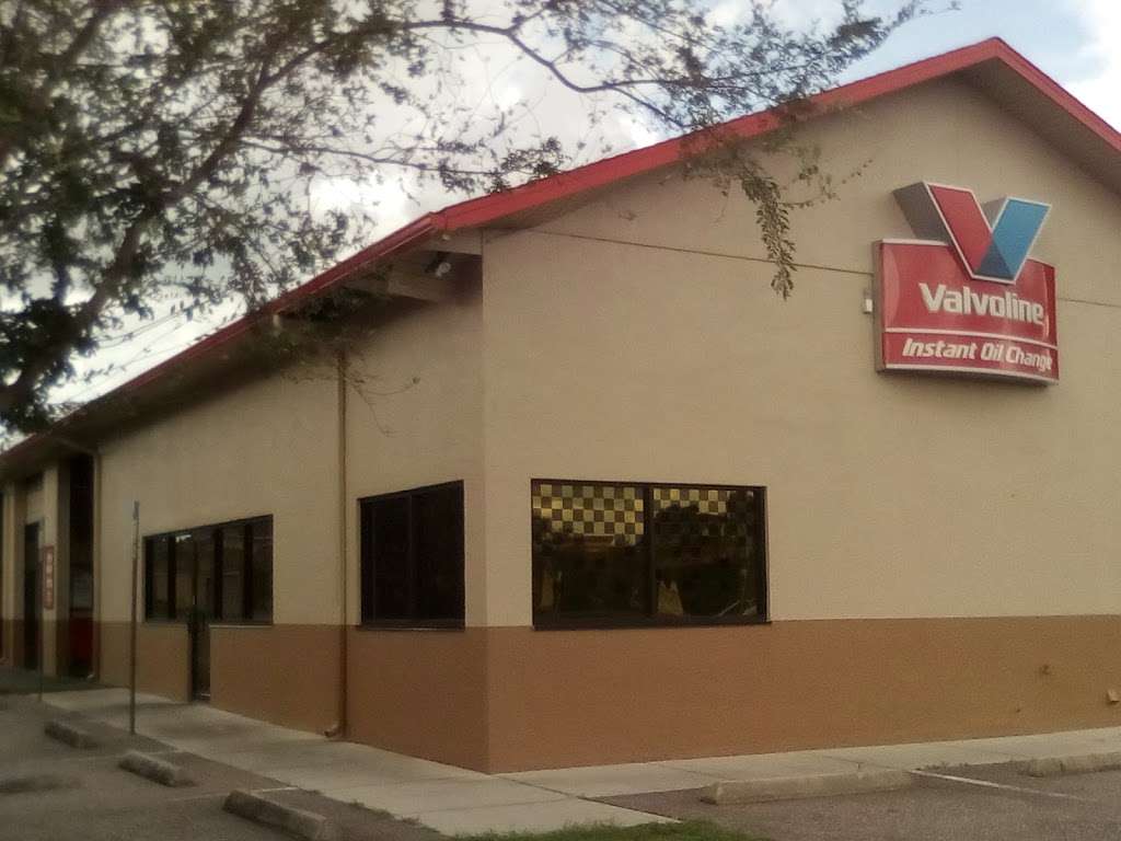 Valvoline Instant Oil Change | 1721 US-27, Clermont, FL 34714, USA | Phone: (352) 241-4403