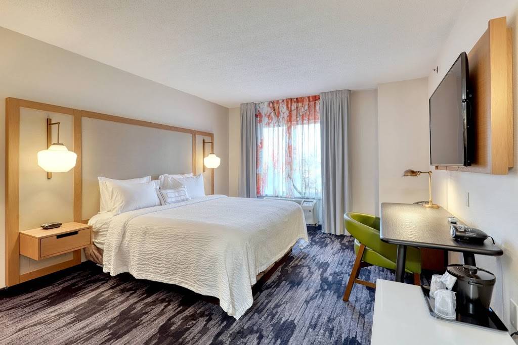 Fairfield Inn & Suites by Marriott Woodbridge | 1295 US-1, Avenel, NJ 07001, USA | Phone: (732) 396-9700