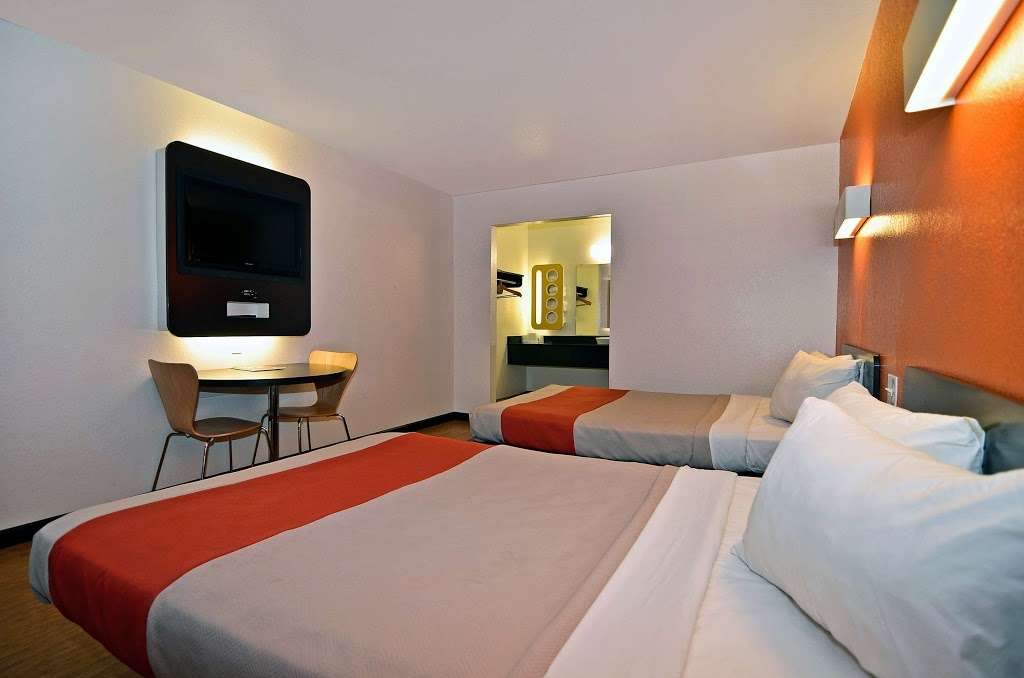 Motel 6 Fairfield - Napa Valley CA | 4376 Central Pl, Fairfield, CA 94534, USA | Phone: (707) 864-0800