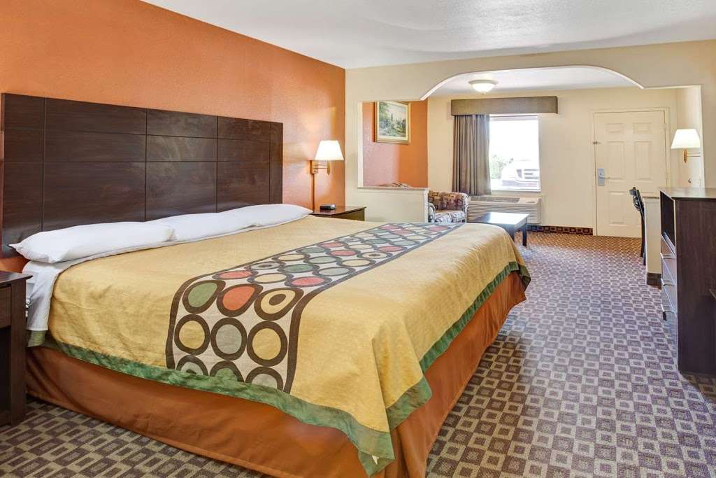 Super 8 by Wyndham Baytown/Mont Belvieu | 9032 TX-146, Baytown, TX 77523, USA | Phone: (281) 751-6012