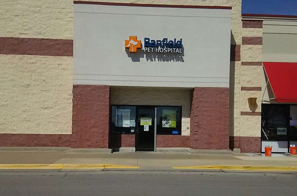 Banfield Pet Hospital | 15200 Shawnee Mission Pkwy, Shawnee, KS 66217 | Phone: (913) 962-2901