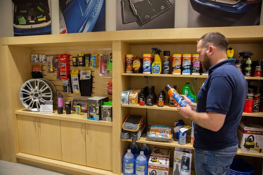 Wellesley Toyota | 234 Worcester St, Wellesley, MA 02481, USA | Phone: (781) 237-2970