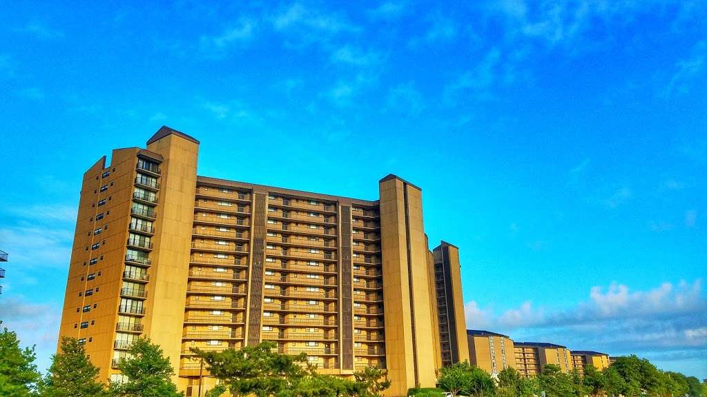 Sea Colony | 33548 Market Pl, Bethany Beach, DE 19930, USA | Phone: (302) 537-8888