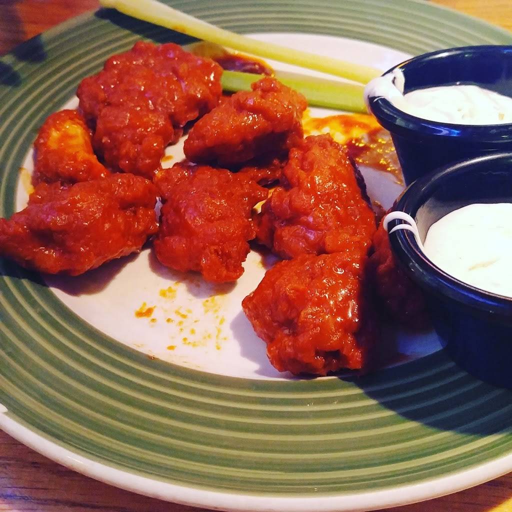 Applebees Grill + Bar | 8000, 1010 Mall Walk West, Yonkers, NY 10704 | Phone: (914) 376-6222