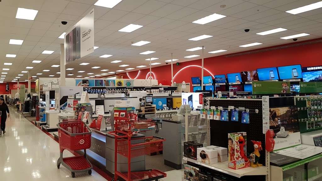 Target | 5000 Grandview Pkwy, Davenport, FL 33837, USA | Phone: (863) 256-1051