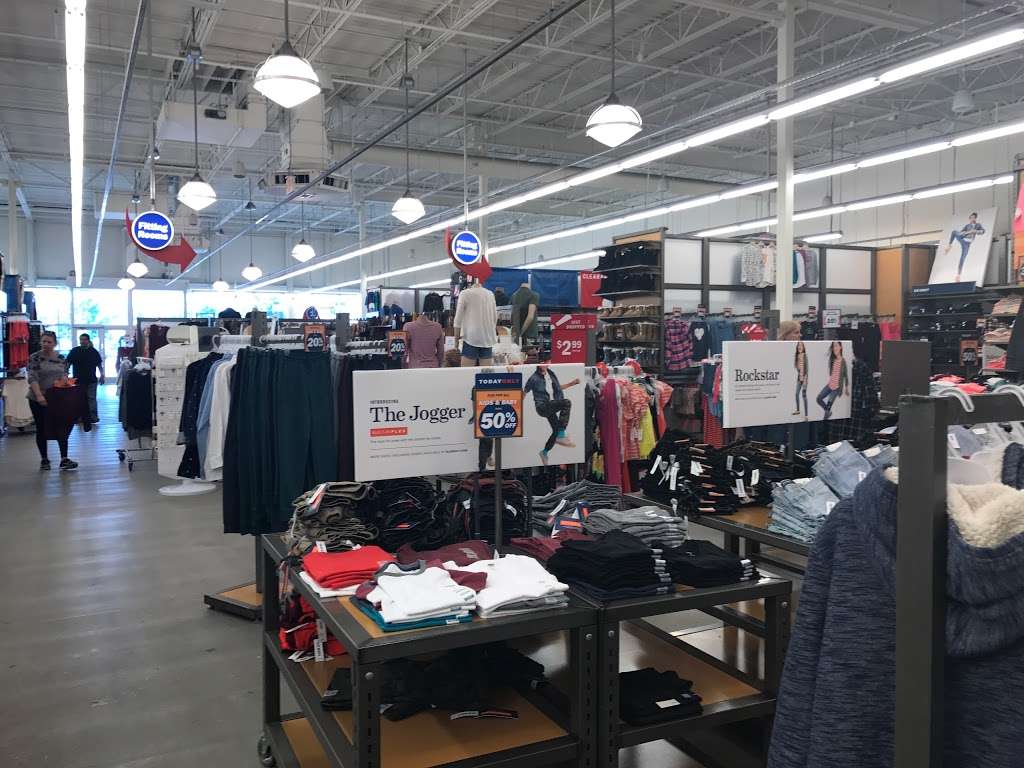 Old Navy | 192 Colony Pl, Plymouth, MA 02360, USA | Phone: (508) 732-7248