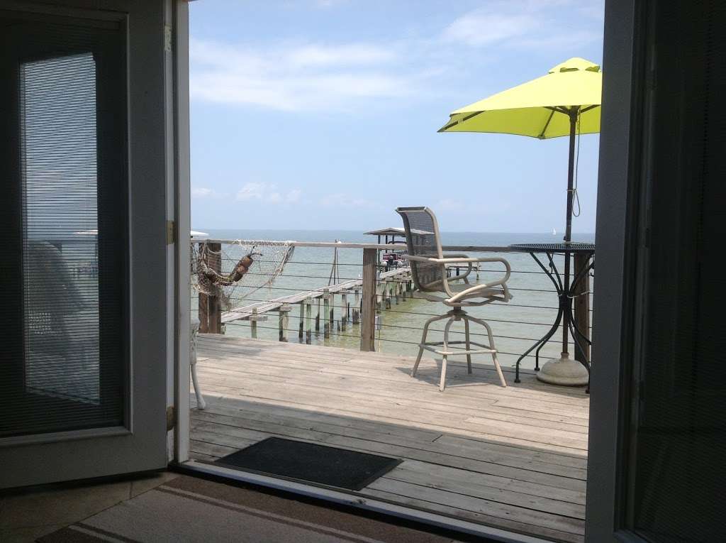 Come Friday Cottages on the Bay | 3709 Bayshore Dr, Bacliff, TX 77518, USA | Phone: (281) 339-2200