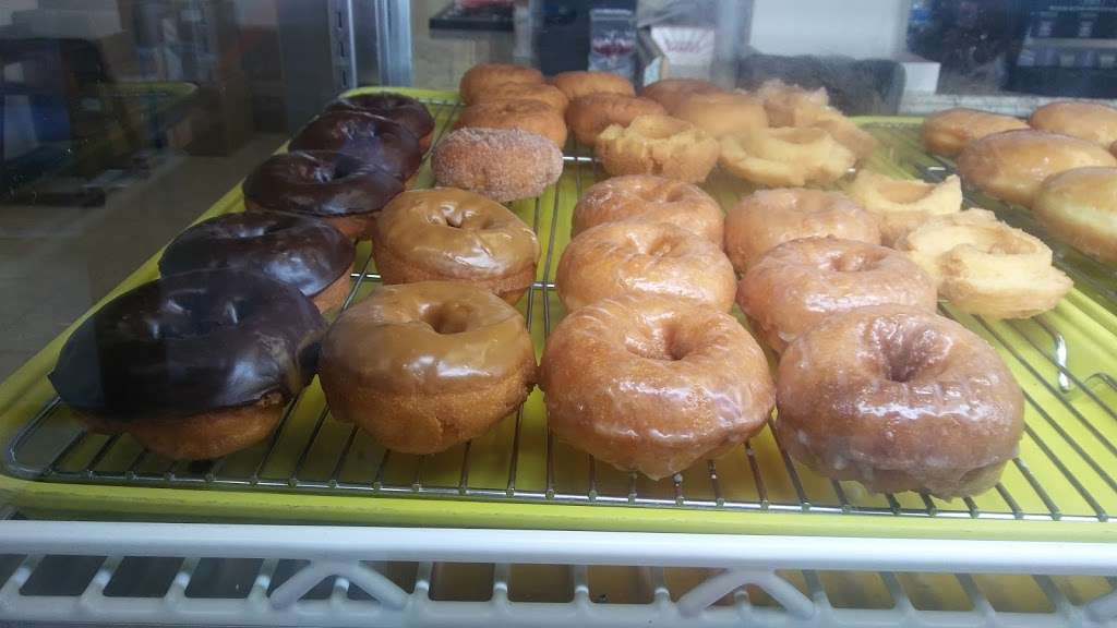 StarLite Donuts & Coffee | 6640 Cypresswood Dr, Spring, TX 77379 | Phone: (832) 559-3046