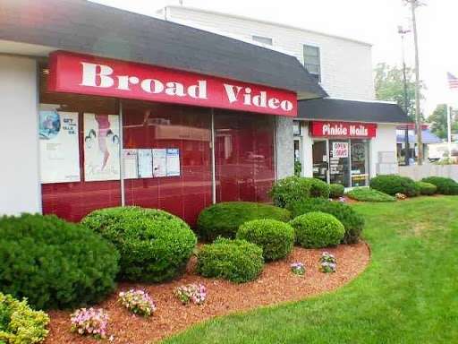 Broad Smoke Shop | 690-A River Rd, New Milford, NJ 07646, USA | Phone: (201) 265-9300