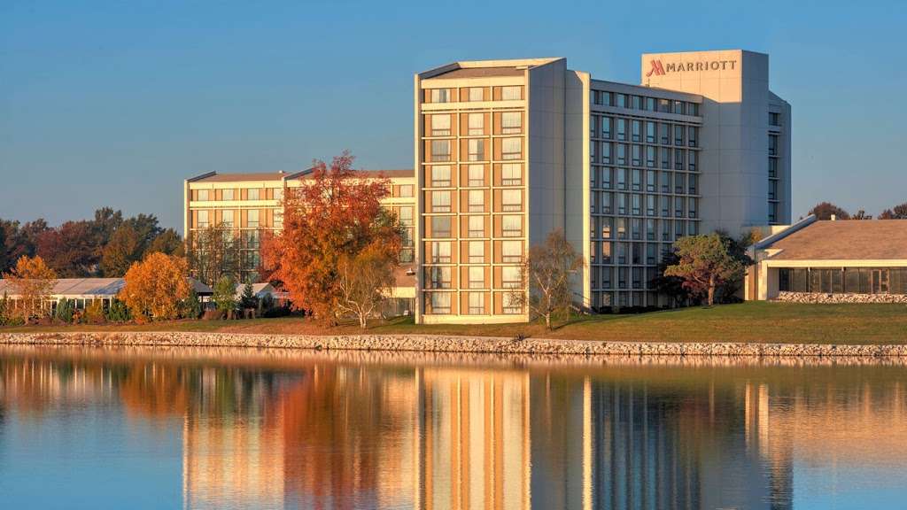 Kansas City Airport Marriott | 775 Brasilia Ave, Kansas City, MO 64153, USA | Phone: (816) 464-2200