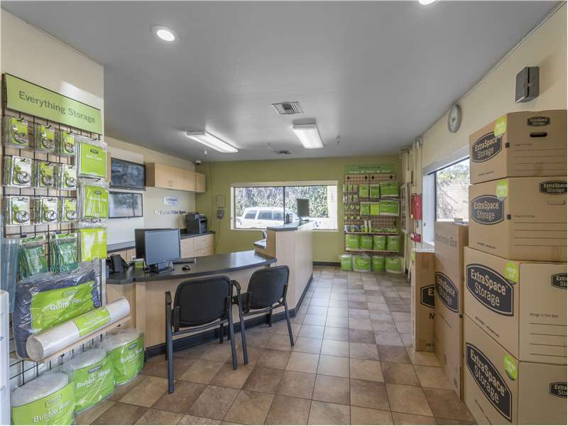 Extra Space Storage | 999 E Bayshore Rd, East Palo Alto, CA 94303, USA | Phone: (650) 325-1000