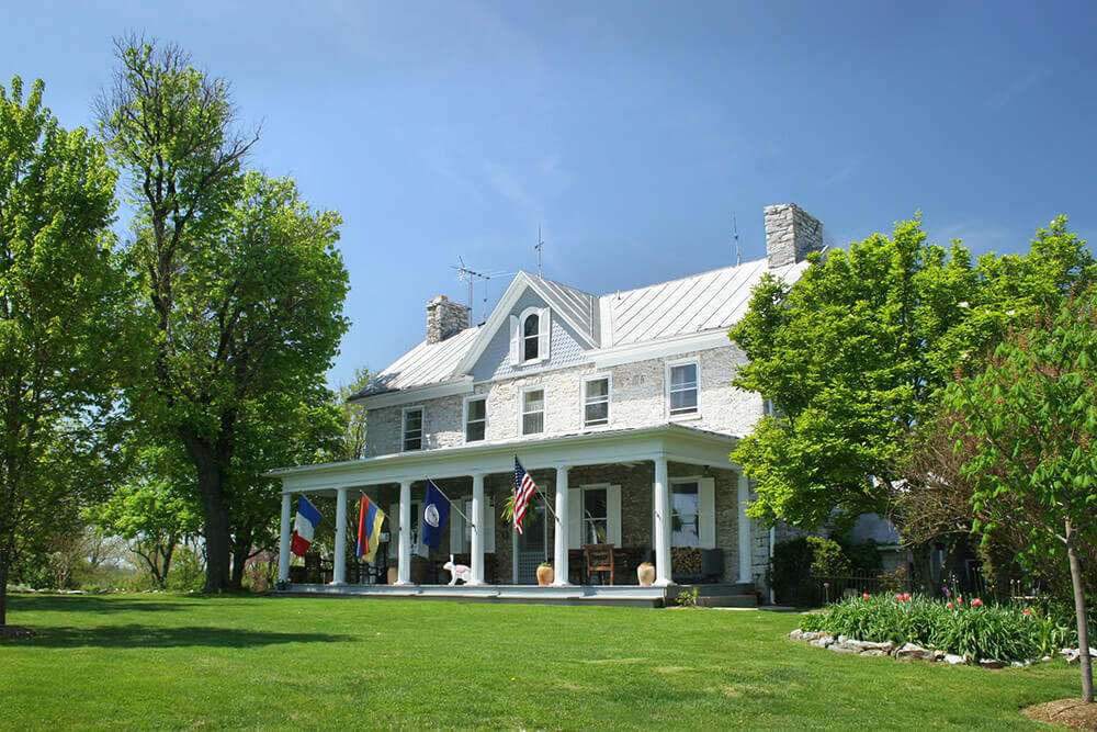 LAuberge Provencale Bed and Breakfast | 13630 Lord Fairfax Hwy, Boyce, VA 22620, USA | Phone: (540) 837-1375