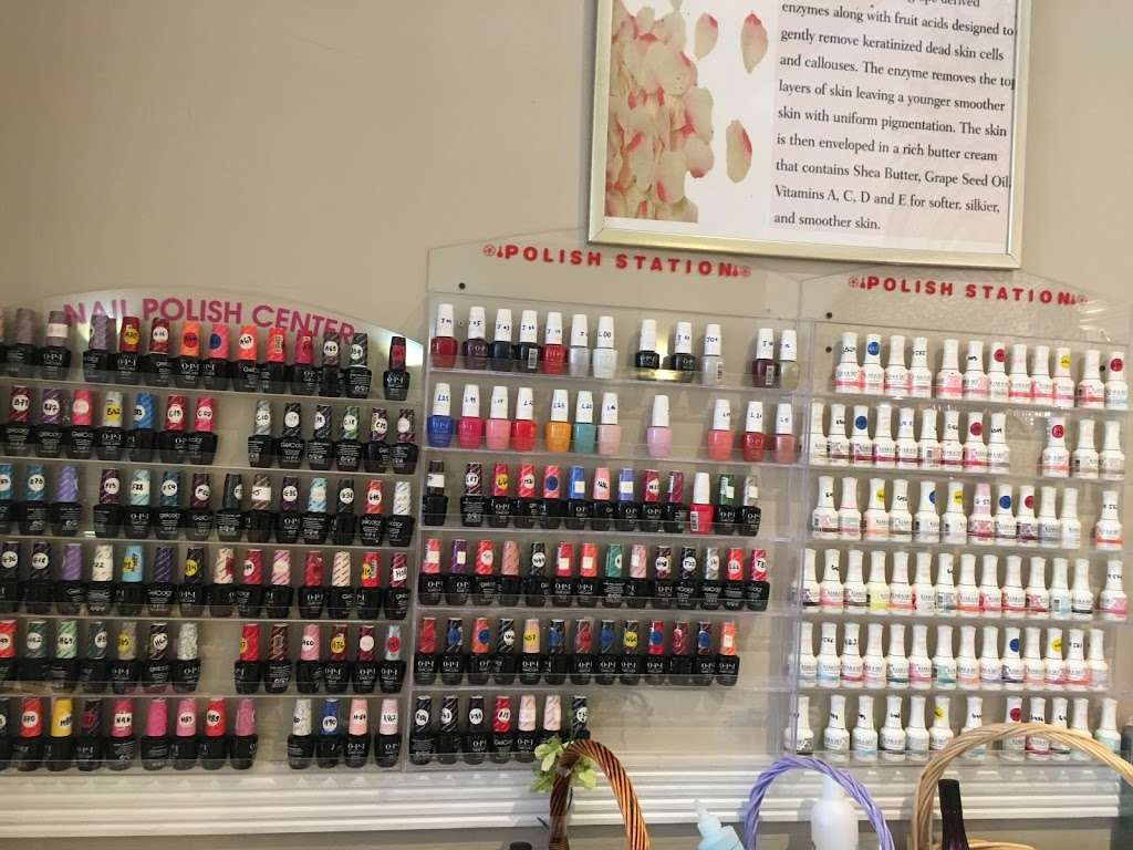 Lovely Nails & Tan | 13641 Providence Rd, Matthews, NC 28104, USA | Phone: (704) 847-8730