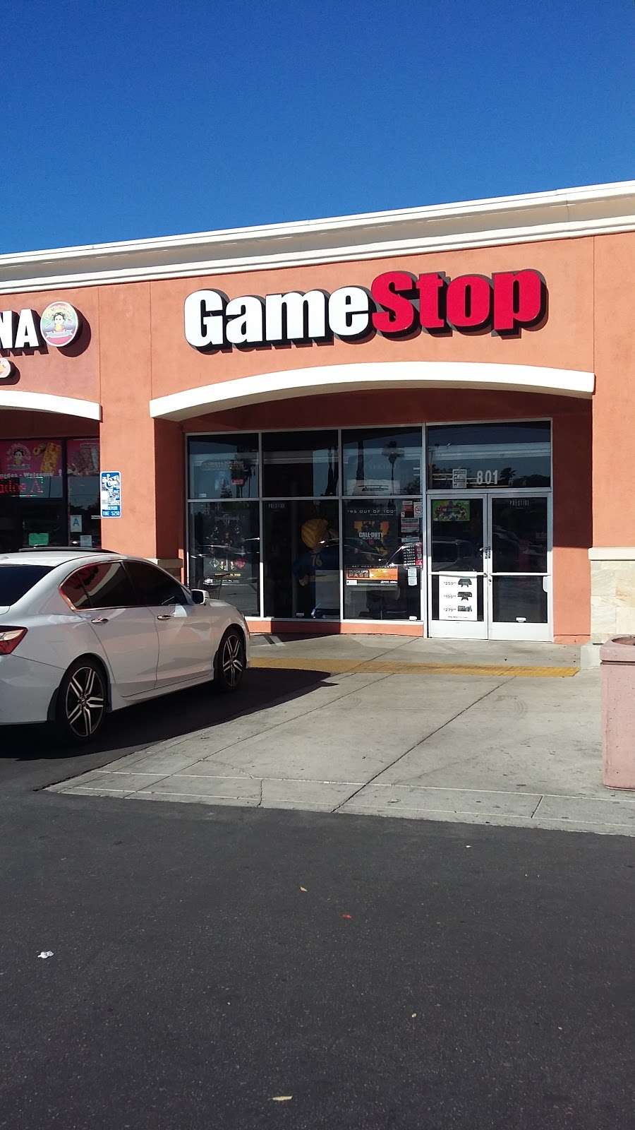 GameStop | 801 S Workman St, San Fernando, CA 91340, USA | Phone: (818) 365-6714