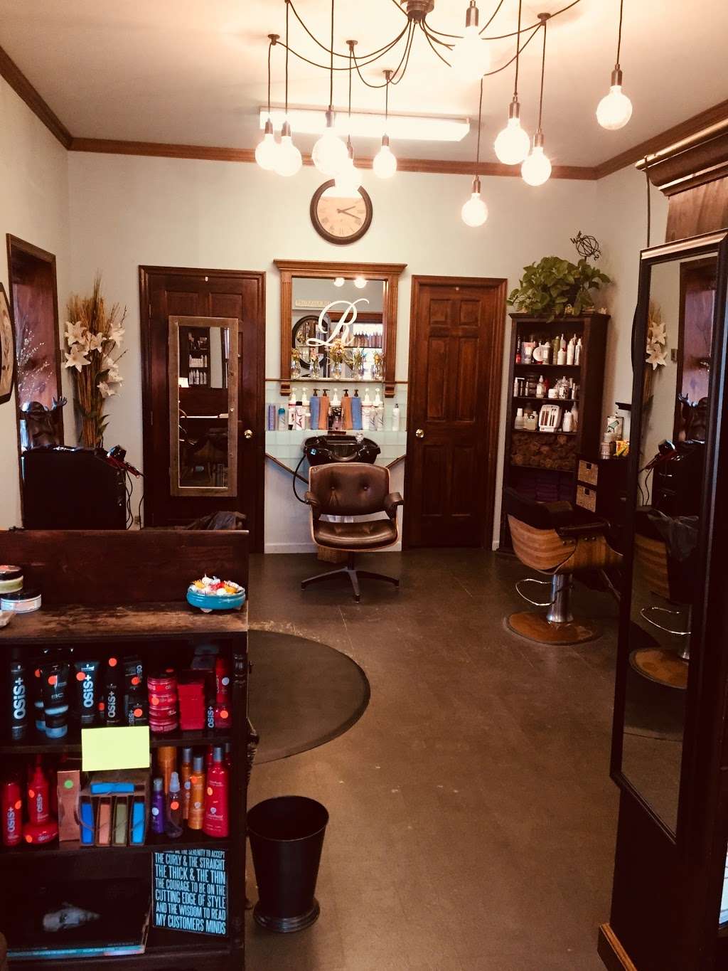 Renaissance Salon | 27 Union St, Montgomery, NY 12549 | Phone: (845) 457-1035