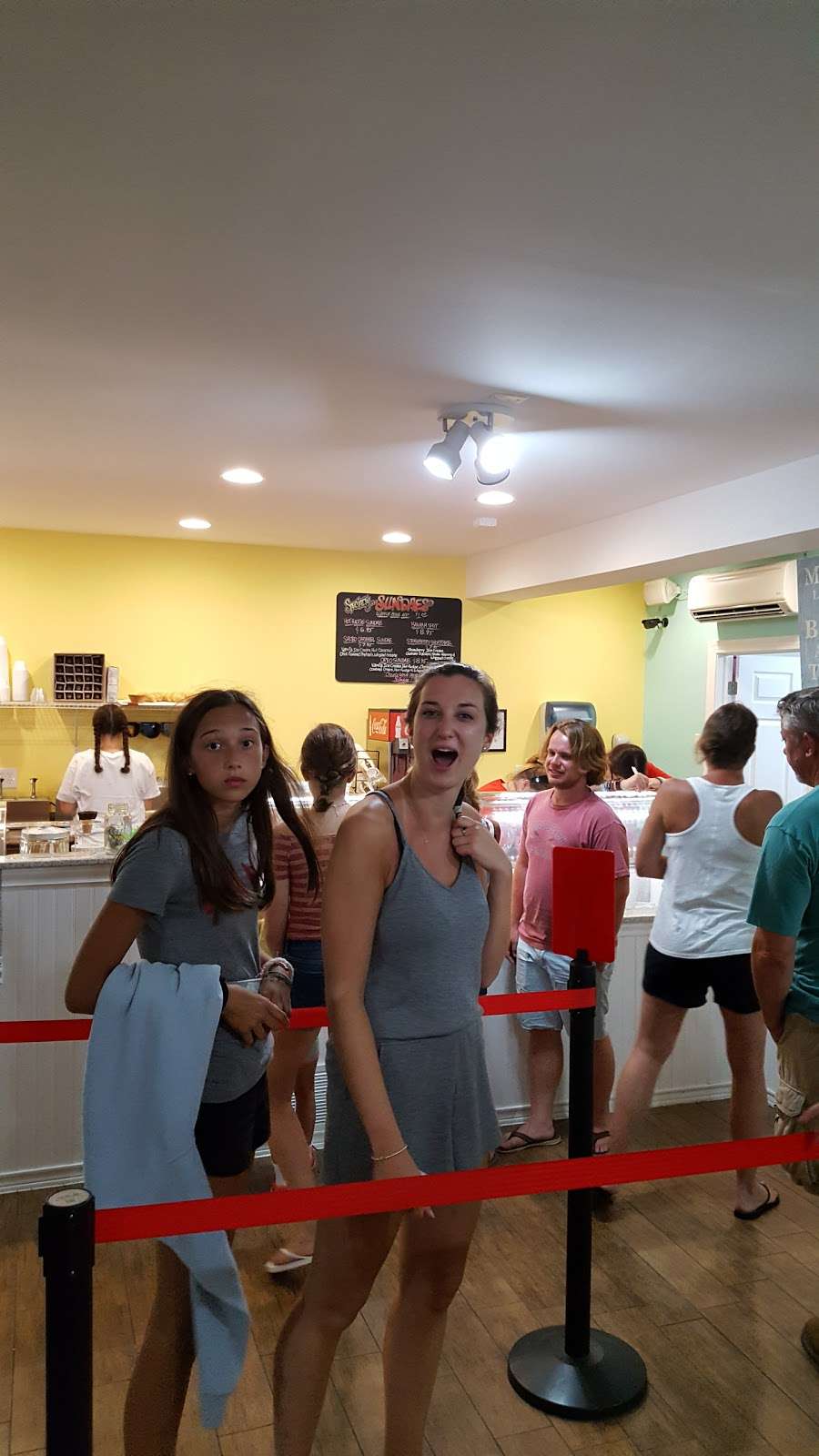 Scoop City Ice Cream | 307 Long Beach Blvd, Surf City, NJ 08008 | Phone: (609) 494-1004