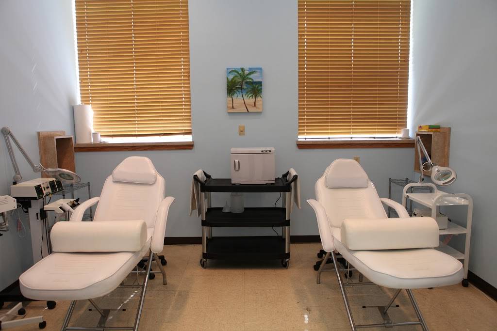 Broken Arrow Beauty College | 11122 E 71st St, Tulsa, OK 74133, USA | Phone: (918) 294-8627