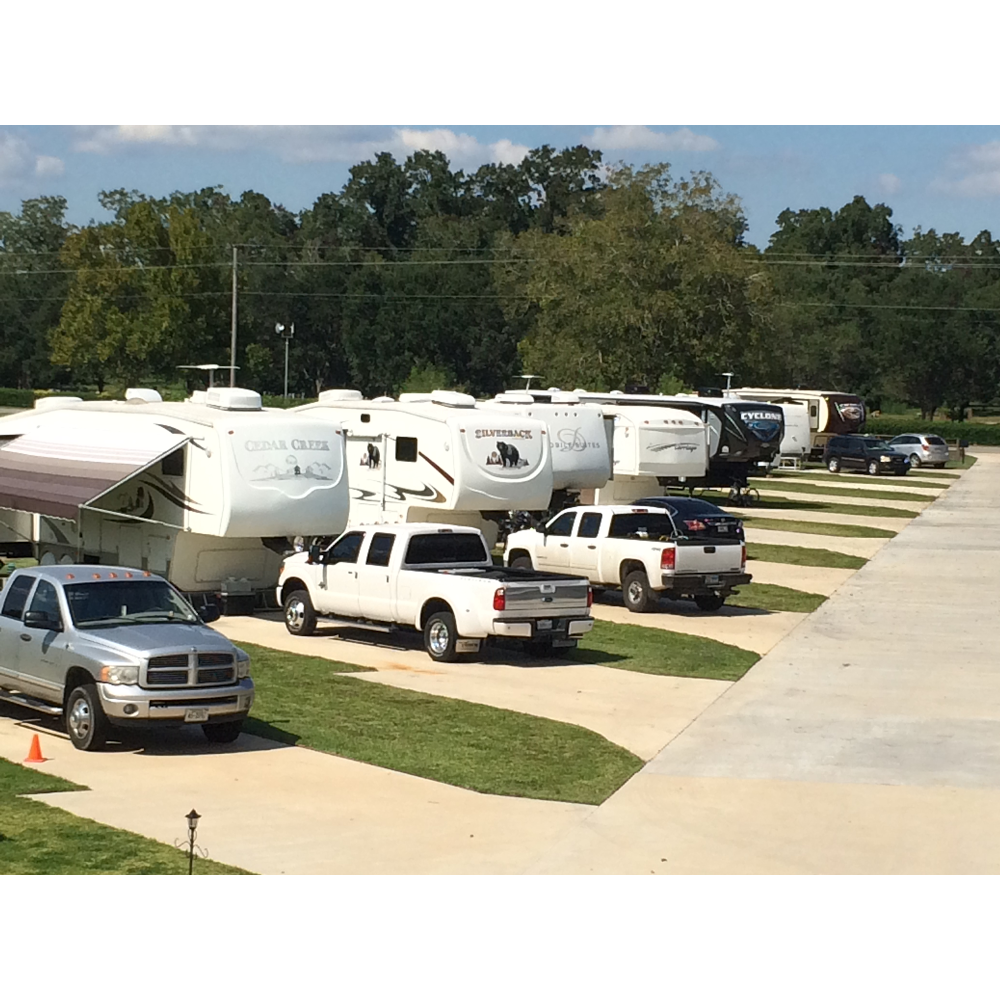 The Backyard RV Park - Sweeny/Old Ocean/Van Vleck/West Columbia/ | 1654 N Main St, Sweeny, TX 77480, USA | Phone: (979) 318-2552