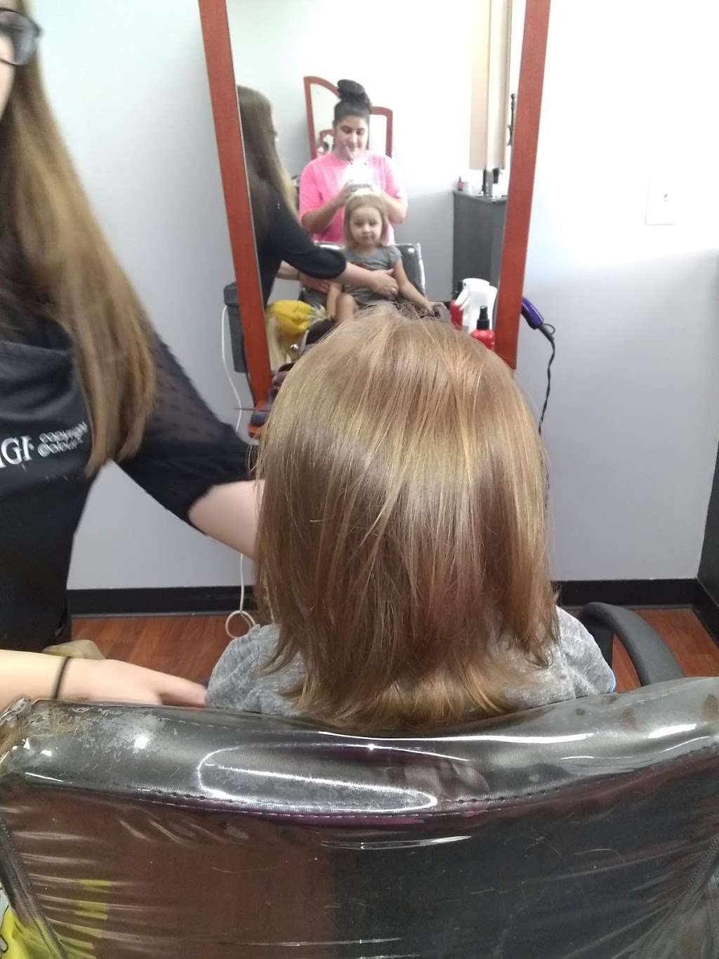 Fantastic Sams Cut & Color | 1411 29th Ave NE, Hickory, NC 28601, USA | Phone: (828) 256-7990