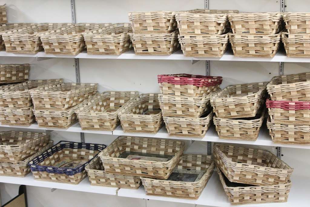 Village Country Craft | 9706, 2710 Old Philadelphia Pike, Bird in Hand, PA 17505, USA | Phone: (717) 394-8282