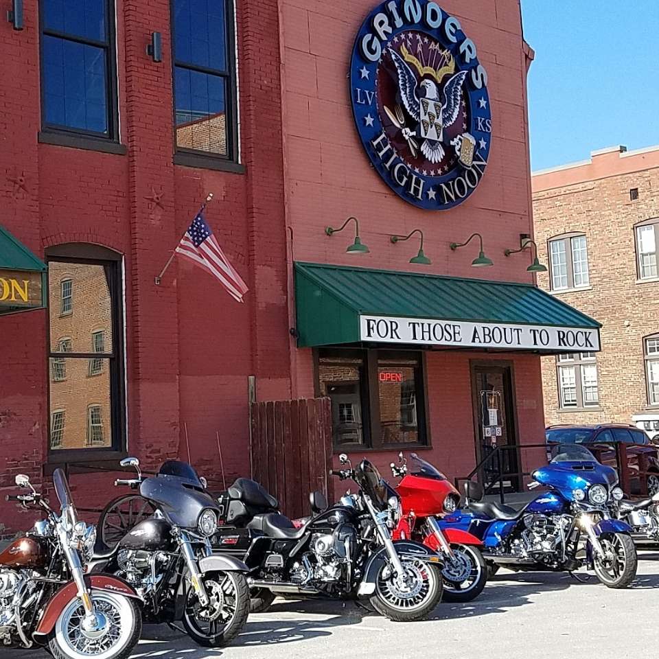 Grinders High Noon, 208 Choctaw St, Leavenworth, KS 66048, USA