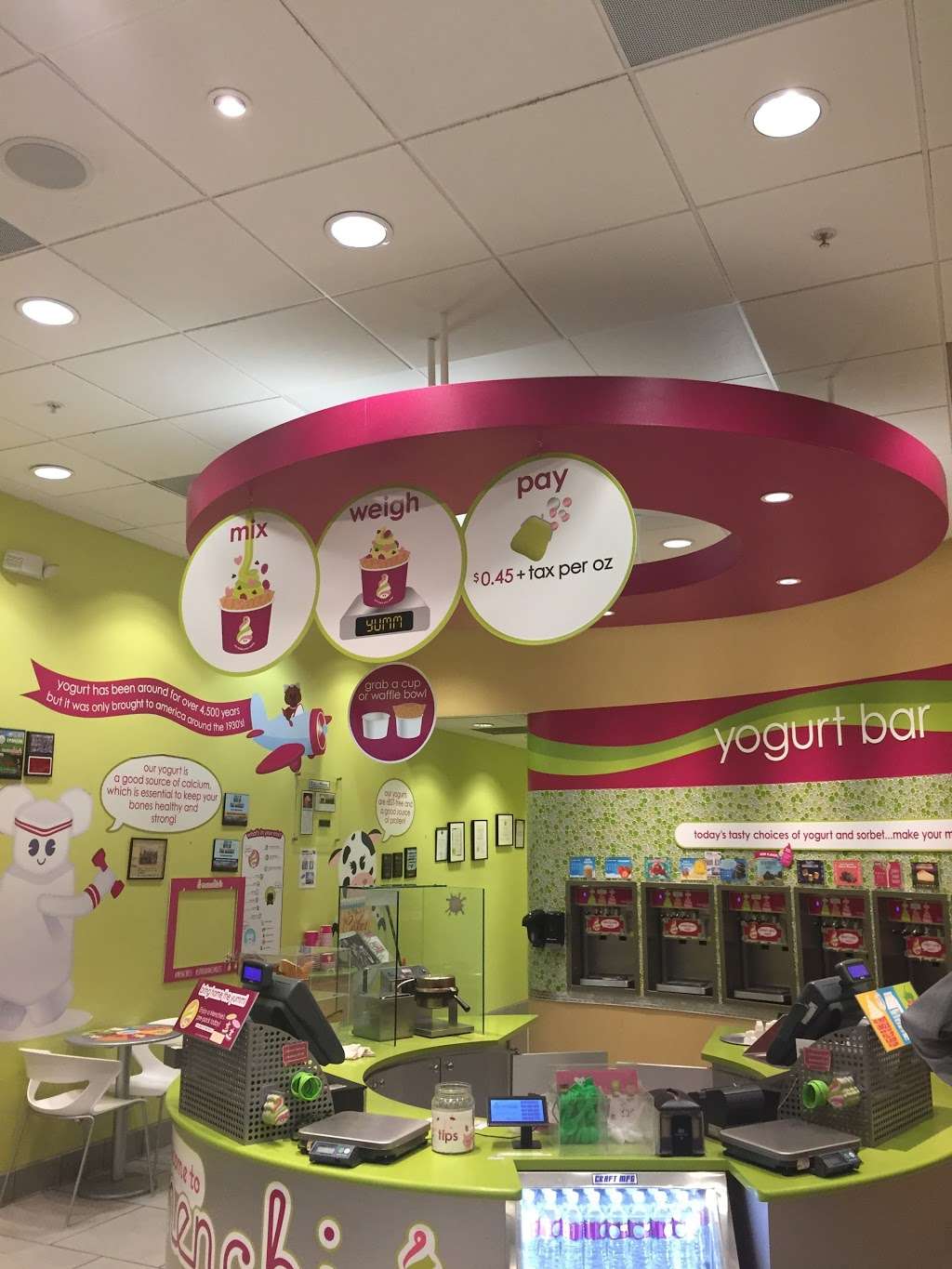 Menchies Frozen Yogurt | 12719 Main St Ste 410, Hesperia, CA 92345 | Phone: (760) 662-5777