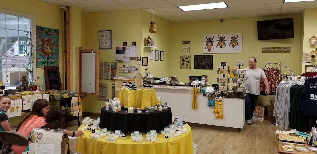 The Bee Store | 2230 Tacketts Mill Dr D, Lake Ridge, VA 22192, USA | Phone: (571) 398-0404