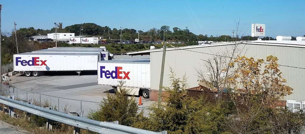 FedEx Freight | 5430 N Susquehanna Trail, York, PA 17402, USA | Phone: (866) 891-0486