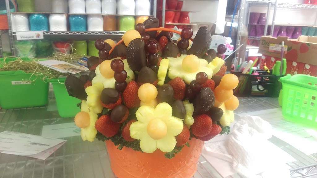 Edible Arrangements | 951 Beards Hill Rd Suite E, Aberdeen, MD 21001 | Phone: (410) 297-8306