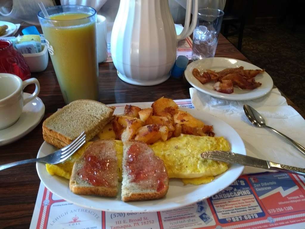 Beacon Diner | 189 Claremont Ave, Tamaqua, PA 18252, USA | Phone: (570) 668-1340