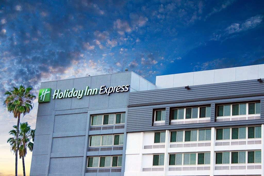 Holiday Inn Express Van Nuys | 8244 Orion Ave, Van Nuys, CA 91406, USA | Phone: (818) 989-5010