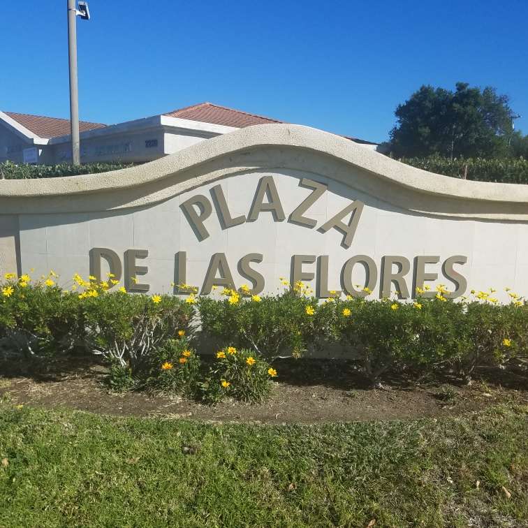 Los Flores Plaza | 2220 N Moorpark Rd, Thousand Oaks, CA 91360, USA