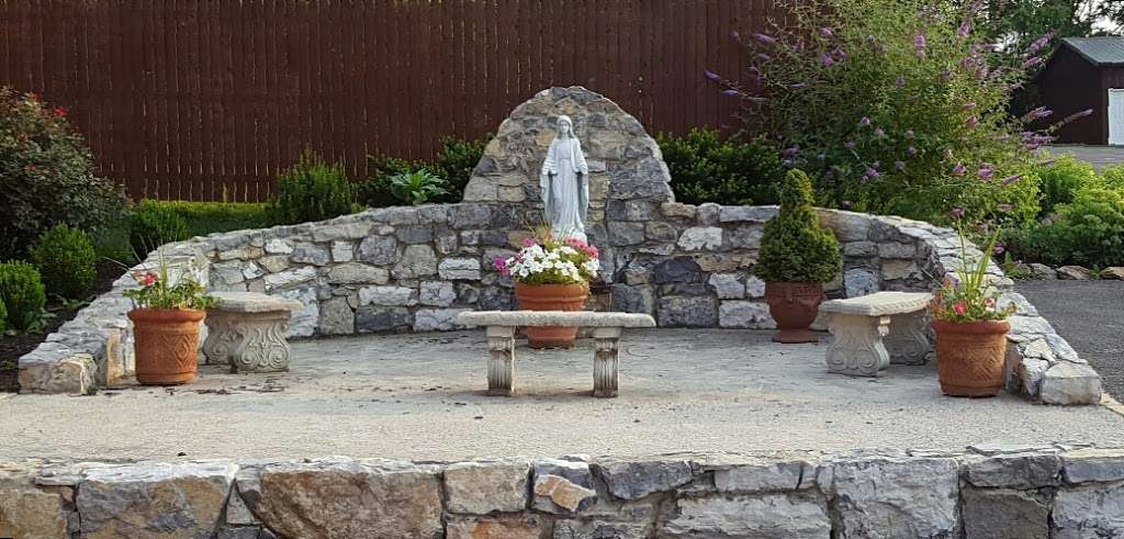 St Bernadette Catholic Community | 109 W Main St, Hedgesville, WV 25427, USA | Phone: (304) 754-7830