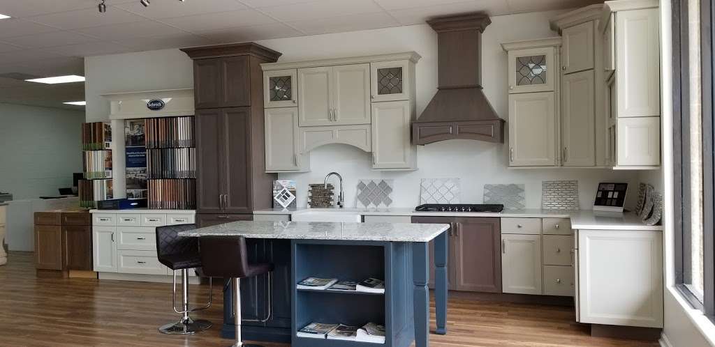 Cabinetland Kitchen Cabinets and Beyond | 414 W Higgins Rd, Schaumburg, IL 60195, USA | Phone: (847) 466-5516