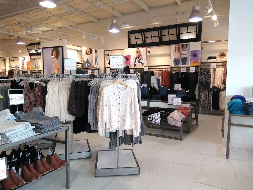 LOFT Outlet - 35 S Willowdale Dr, Lancaster, PA 17602, USA - BusinessYab