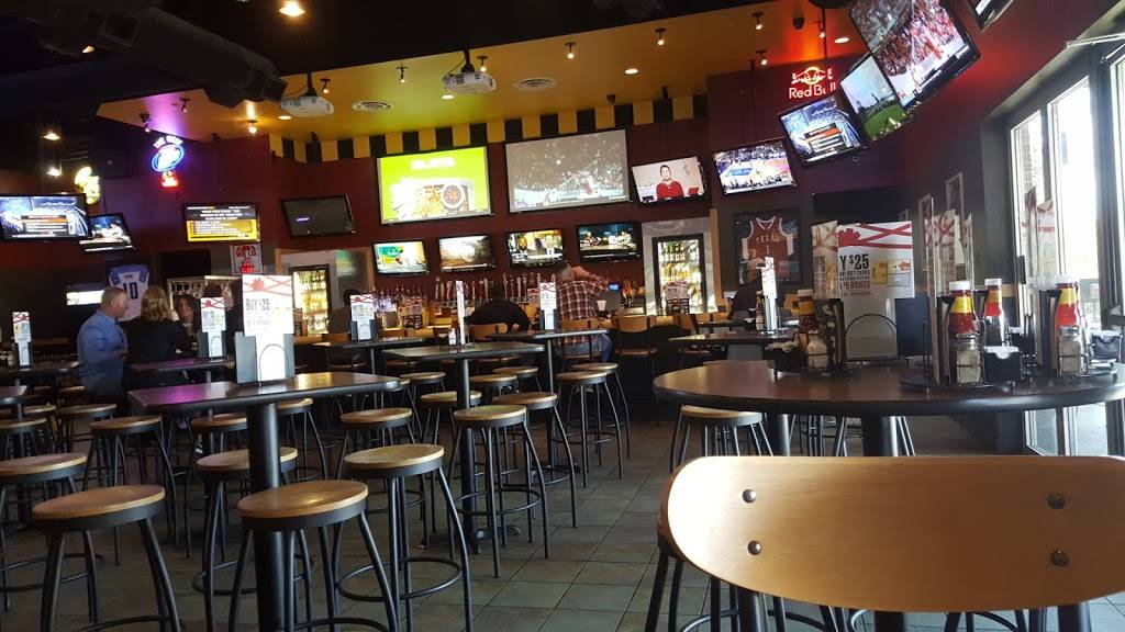 Buffalo Wild Wings | 901 Little Texas Ln Building D, Austin, TX 78745, USA | Phone: (512) 912-1147