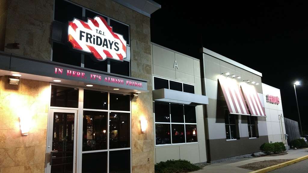 TGI Fridays | 280 School St Suite A100, Mansfield, MA 02048, USA | Phone: (508) 261-4021