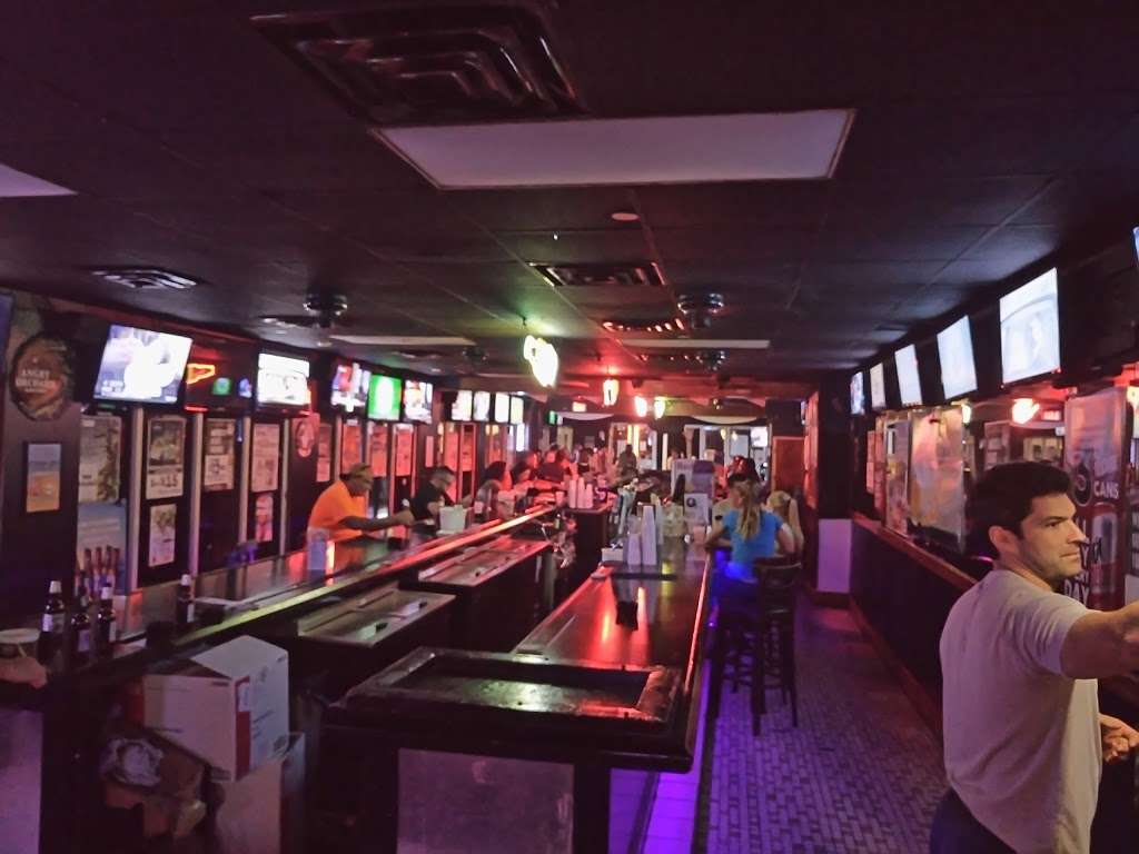 Blondies Sports Bar | 229 S Fort Lauderdale Beach Blvd, Fort Lauderdale, FL 33316, USA | Phone: (954) 728-9801