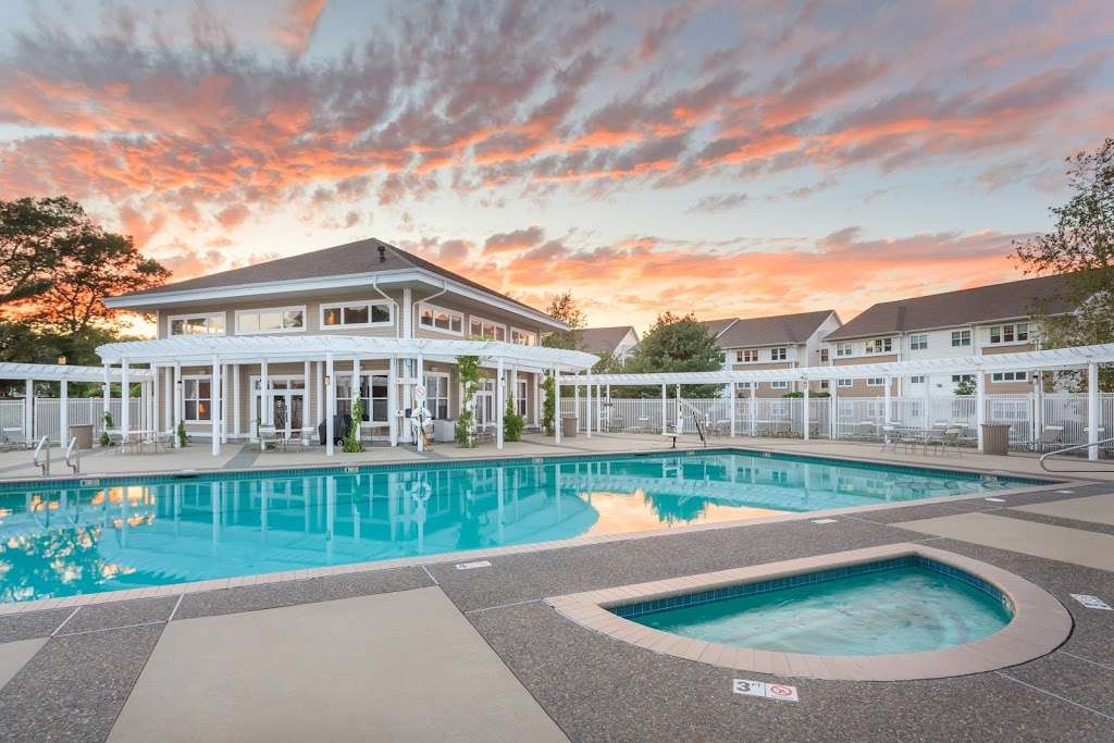 Chestnut Farm Apartments | 100 Chestnut Farm Way, Raynham, MA 02767, USA | Phone: (508) 822-5959