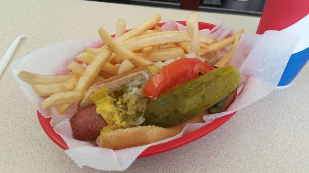 Arnies Dog House | 1503 Indianapolis Blvd, Whiting, IN 46394, USA | Phone: (219) 659-3004