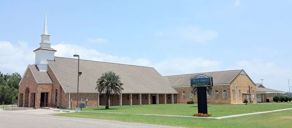 First Baptist Church | 405 Magnolia Ave S, Anahuac, TX 77514, USA | Phone: (409) 267-3262