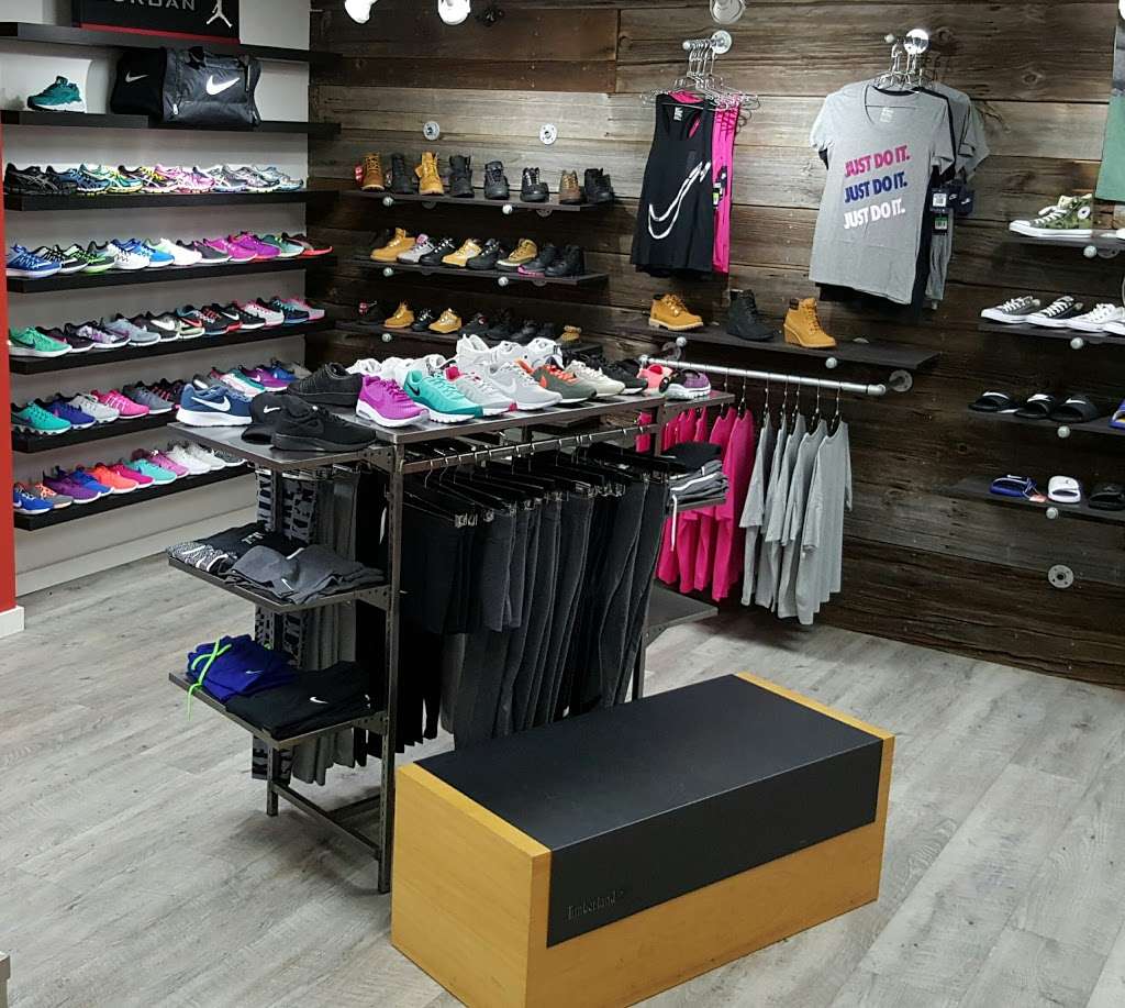 Sneaker Den | 3822 Lincoln Hwy, Downingtown, PA 19335, USA | Phone: (610) 269-7499