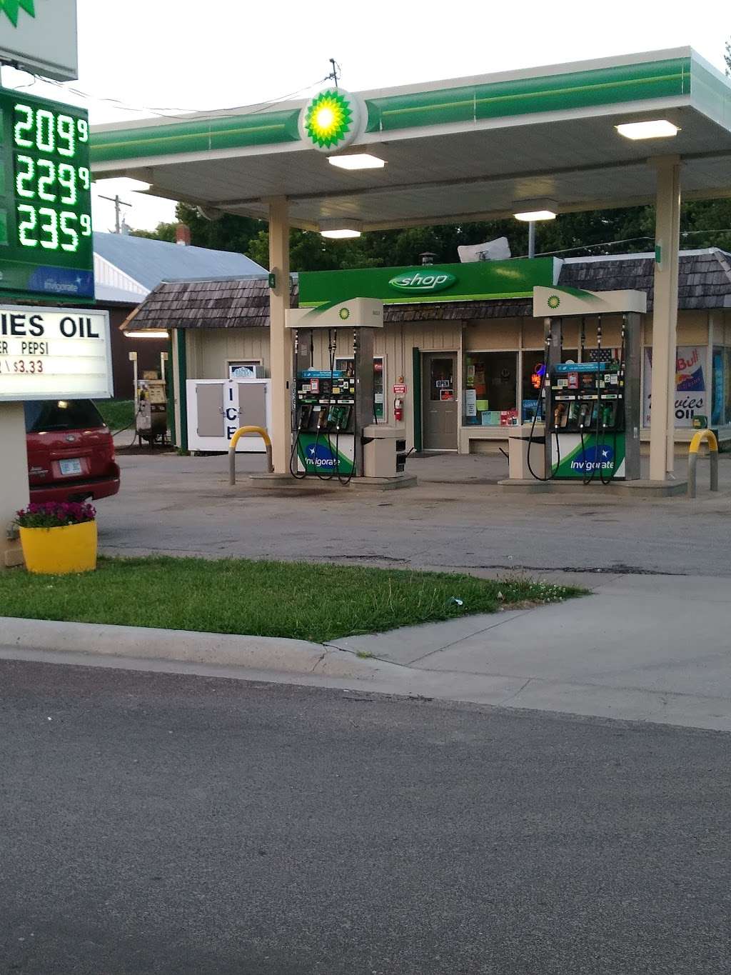 BP | 1113 Oregon St, Hiawatha, KS 66434, USA | Phone: (785) 742-2081