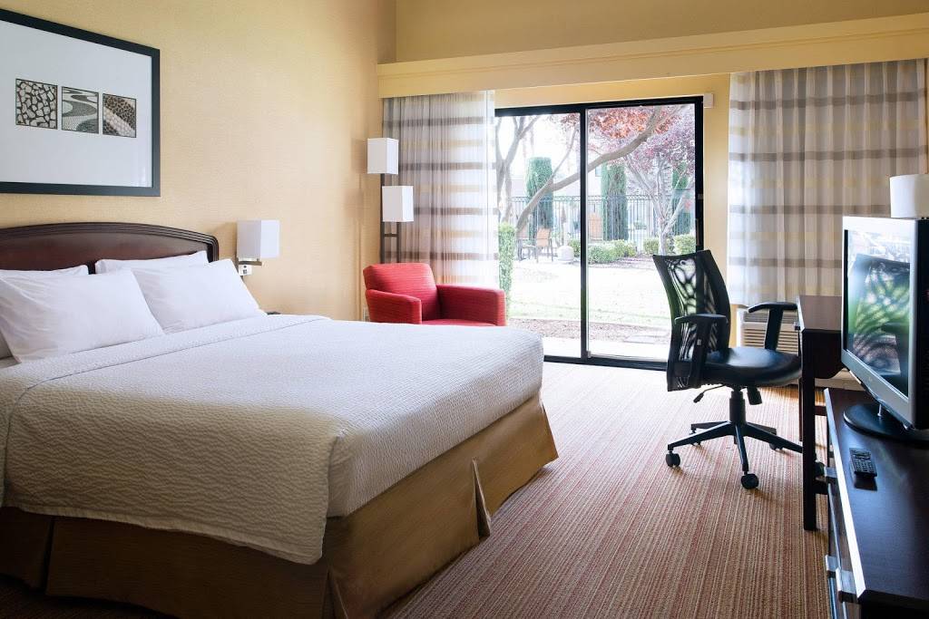 Courtyard by Marriott Las Vegas Summerlin | 1901 N Rainbow Blvd, Las Vegas, NV 89108, USA | Phone: (702) 646-4400