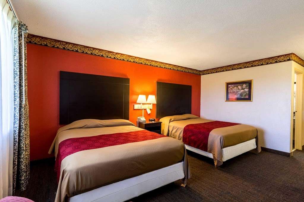 Rodeway Inn At Lackland AFB | 6500 Enrique M. Barerra Prkwy, San Antonio, TX 78227, USA | Phone: (210) 674-1511