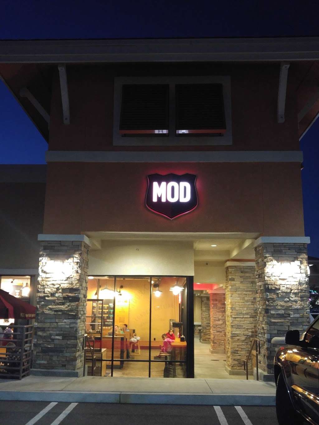 MOD Pizza | 26562 Moulton Pkwy a, Laguna Hills, CA 92653, USA | Phone: (949) 238-4616