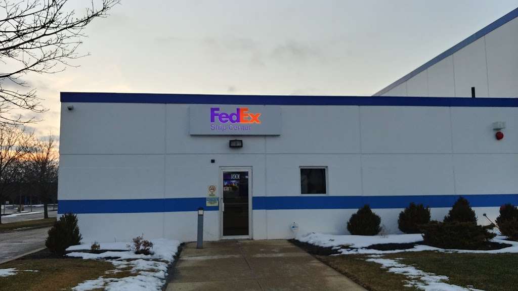 FedEx Ship Center | 500 N Commerce St, Aurora, IL 60504, USA | Phone: (800) 463-3339
